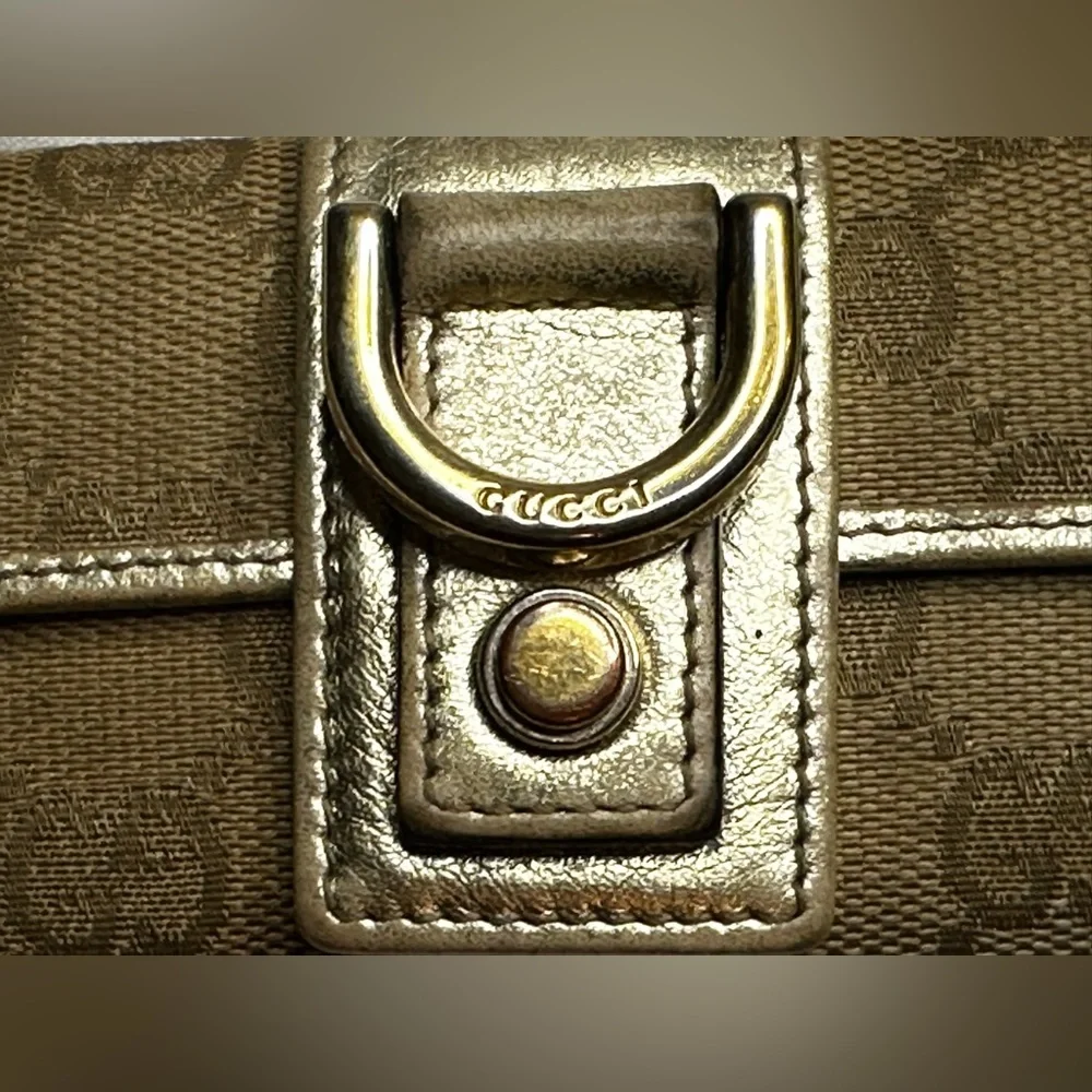 Authentic GUCCI Gold Monogram Key Holder GUC - Picture 16 of 17